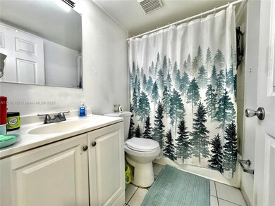 2/2 with laundry inside, low Condo fee, perfect investment