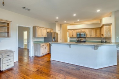 This conviently located triplex in Horseshoe Bay's Applehead