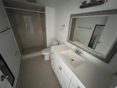 WATER VIEW BREATH TAKING HUGE 2 BEDROOM 2 BATHROOME SEE IT RIGHT