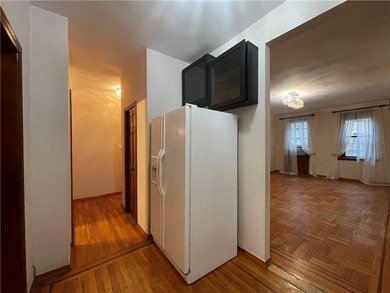 Heart of Brighton Beach, large 3 bedroom on Ocean Block