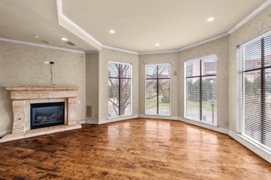 Luxurious 3 story condo close to everything Fort Worth has to