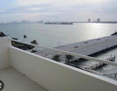 SPECTACULAR BAY VIEWS IN THIS BEAUTIFUL STUDIO ON THE 9TH FLOOR