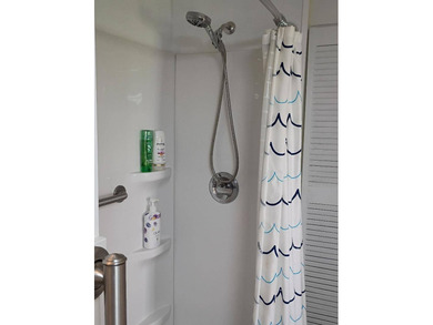 Charming and beautifully maintained 1 bedroom, 1 bath home being