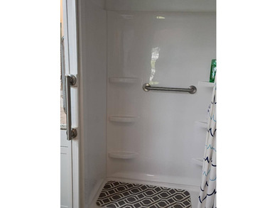 Charming and beautifully maintained 1 bedroom, 1 bath home being