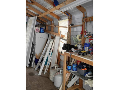 Charming and beautifully maintained 1 bedroom, 1 bath home being