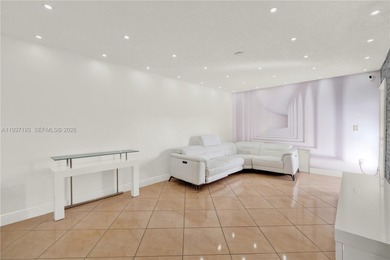 Fantastic apartment, totally remodeled top to bottom in the west