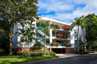 This is your perfect tropical Happy Place! Elevator access takes