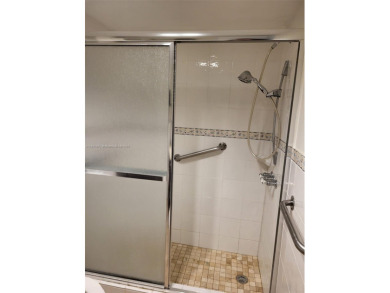 GREAT OPPORTUNITY TO BE IN THE CENTER OF IT ALL. 3 MILES TO THE