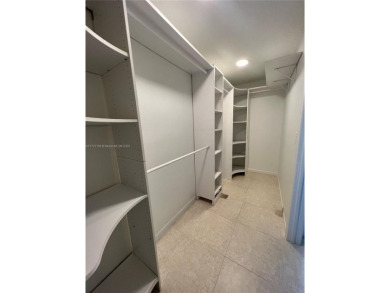 Welcome to Faro Blanco! Located on the city of Marathon in the