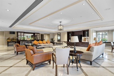 Beautiful 2 bed, 2 bath residence in Turnberry Village with