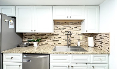 Gorgeous waterfront property located in the prestigious Catalina