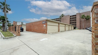 Gorgeous waterfront property located in the prestigious Catalina