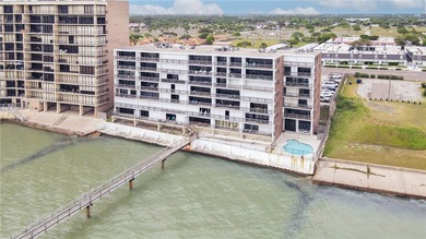 Gorgeous waterfront property located in the prestigious Catalina