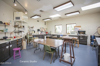 This open floor plan, with 2-bedrooms and 2 bathrooms. The