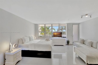 Enjoy direct BREATHTAKING DIRECT ocean and picturesque garden in