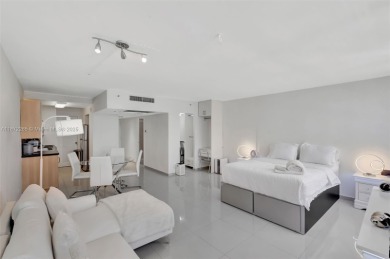 Enjoy direct BREATHTAKING DIRECT ocean and picturesque garden in