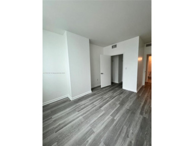 Showing 24hr in advance, please text for appointment. The unit