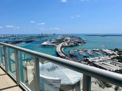 Discover the ultimate downtown Miami living at Marina Blue!