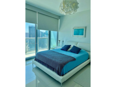 Discover the ultimate downtown Miami living at Marina Blue!