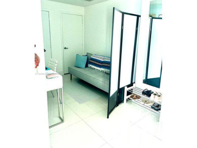 Discover the ultimate downtown Miami living at Marina Blue!