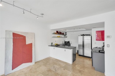 Sweet SoBe Pied-a-terre 1-bedroom, 1.5-bath updated unit with