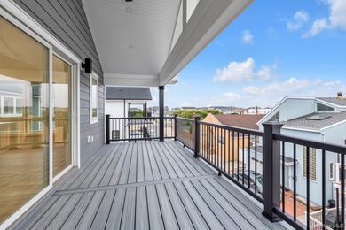 Stunning 5 Bed 4 Bath New Construction In Long Beach! A Coastal