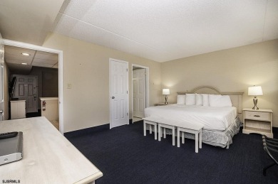 Full 1BR suite, w/ separate bedroom w/ a king bed, living room