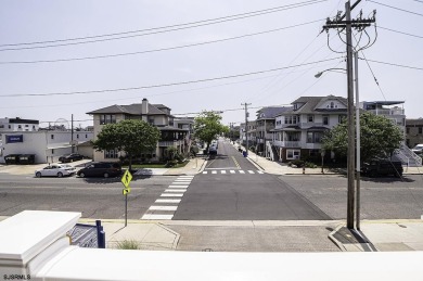 Full 1BR suite, w/ separate bedroom w/ a king bed, living room