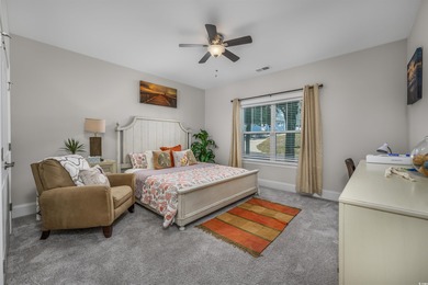 Looking for a 4-bed home in North Myrtle Beach just two blocks