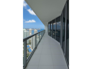 Exceptional Opportunity at Icon Brickell 51st Floor.
Welcome to