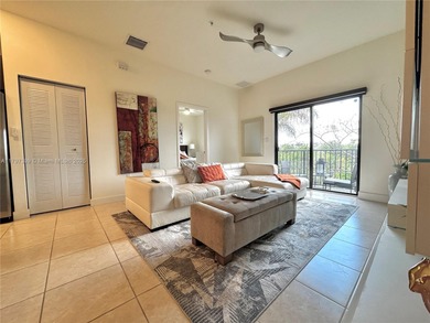 Very well kept CORNER unit, with amazing views to the