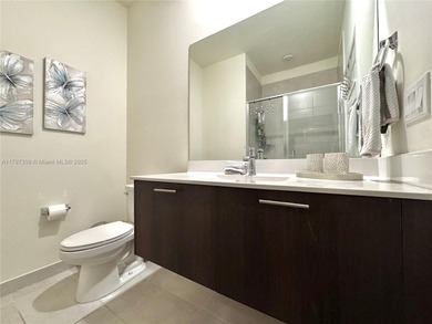 Very well kept CORNER unit, with amazing views to the