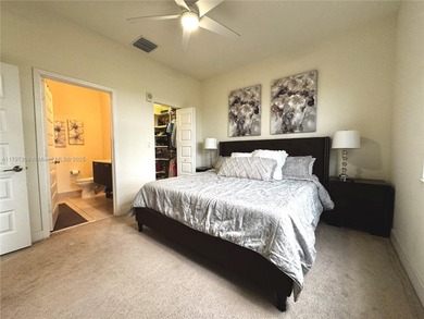 Very well kept CORNER unit, with amazing views to the