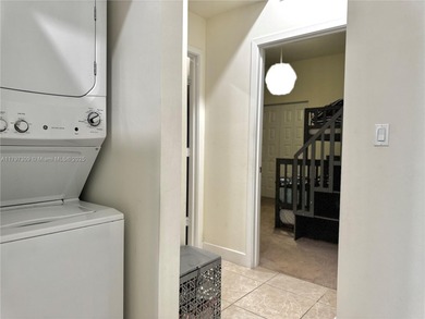 Very well kept CORNER unit, with amazing views to the