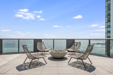 Lakeshore East's newest lakefront building, Cirrus Condominiums