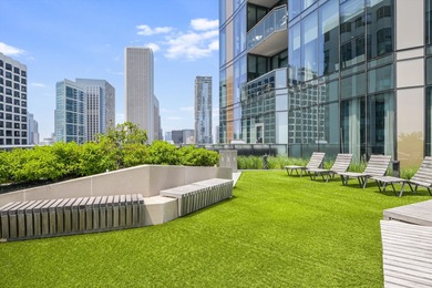 Lakeshore East's newest lakefront building, Cirrus Condominiums