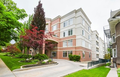 PRICED TO SELL! HIGHLY MOTIVATED SELLER!! Amazingly conveniently