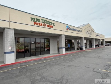 Tenants include Cricket Wireless, Worksteer Staffing, Evergreen