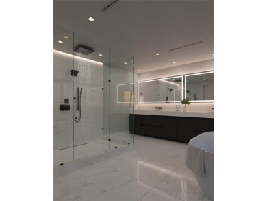 Just 3 blocks from the beach, this luxurious villa offers an