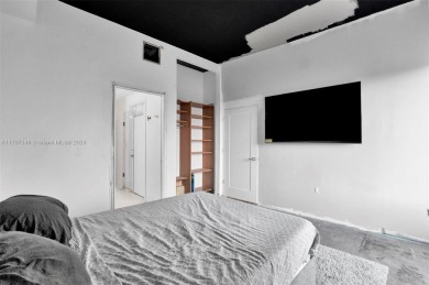 This gem is ready for a new owner. The 2-bedroom /2- Bath open