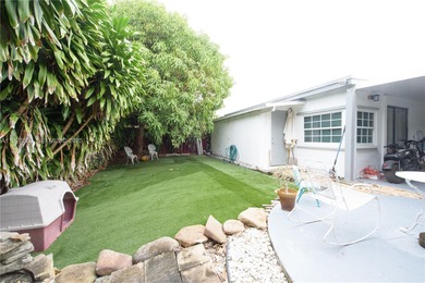 Discover the charm of Lime Grove Estates in this cozy 3-bed