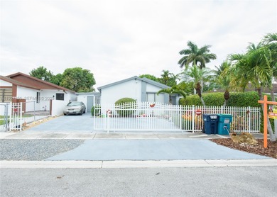 Discover the charm of Lime Grove Estates in this cozy 3-bed