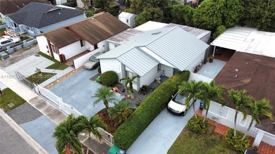 Discover the charm of Lime Grove Estates in this cozy 3-bed