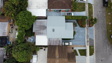 Discover the charm of Lime Grove Estates in this cozy 3-bed