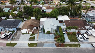 Discover the charm of Lime Grove Estates in this cozy 3-bed