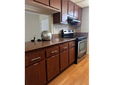 Location Location !!
Confortable 1/1  775sf. Balcony 
Laundry