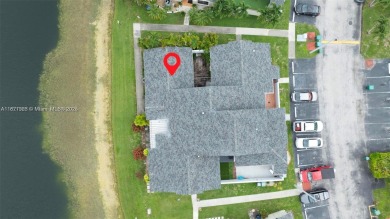 Stunning one-story villa with breathtaking lakefront views! This