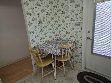 Great water view condo! You will enjoy the view of the fountain