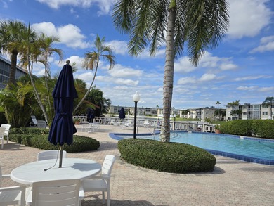 Great water view condo! You will enjoy the view of the fountain