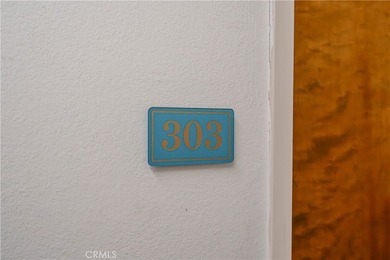 Welcome Home!!
Remodeled top-floor 2BD/2BA condo in desirable